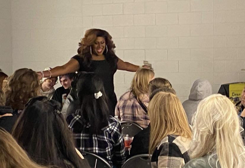 DeeDee Chaunte greets the Bingo crowd